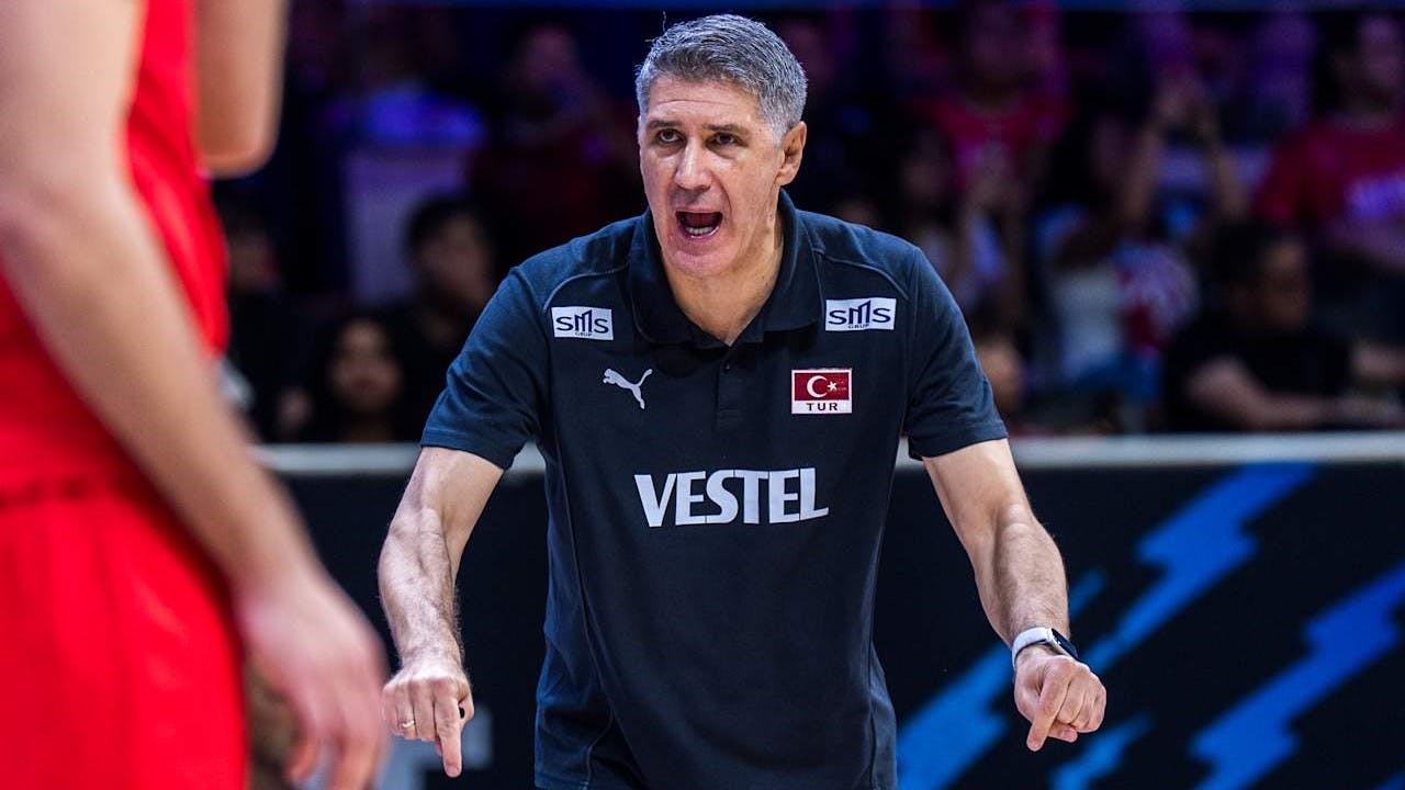 FIVB: Turkiye coach Slobodan Kovac makes statement win vs Japan on his birthday